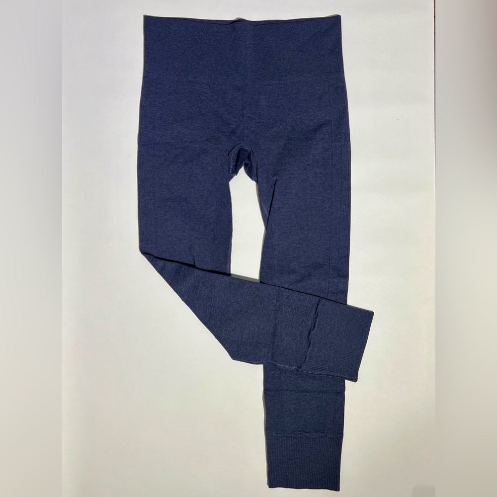 Lululemon Athletica Ebb To Street Pant Grey Sz. 4 Ribbed Stretch